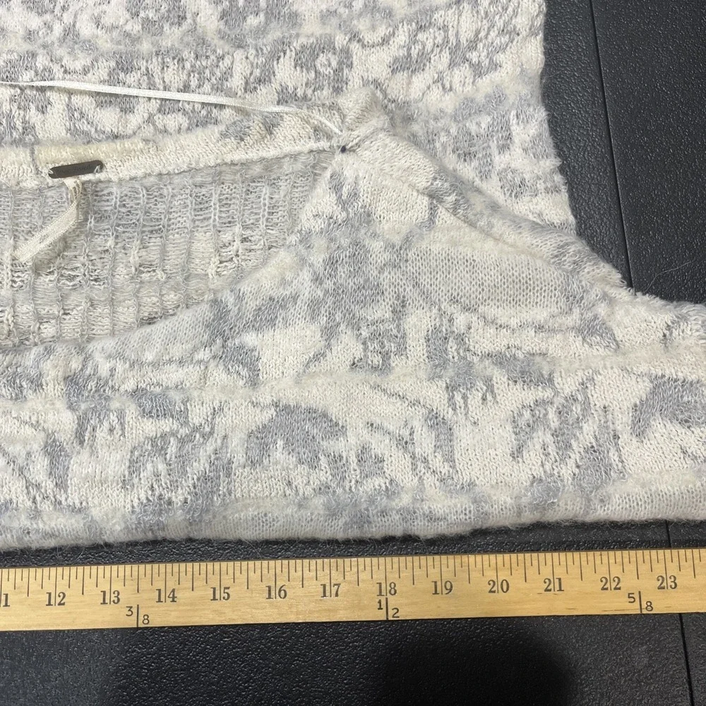 Free People Womens Sweater Top Sz S Cream Gray Alpaca Blend Fuzzy Boat Neck Cozy
